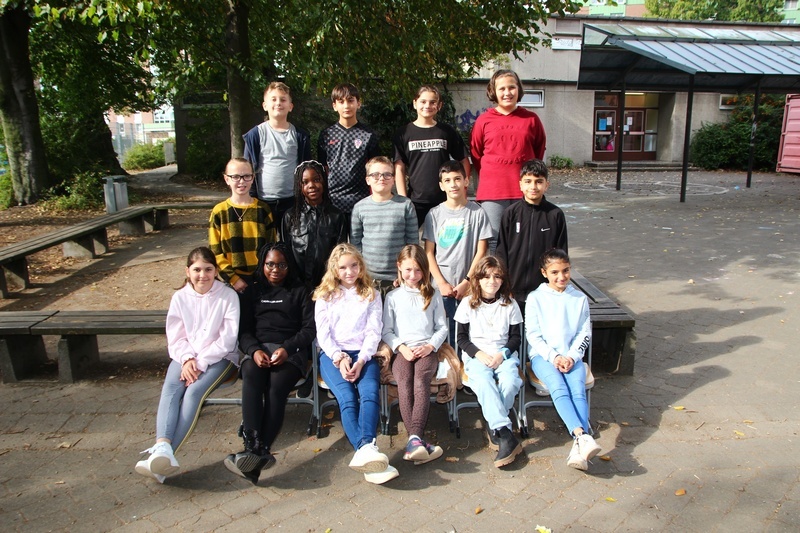 Klassenfoto Klasse 4b 2021